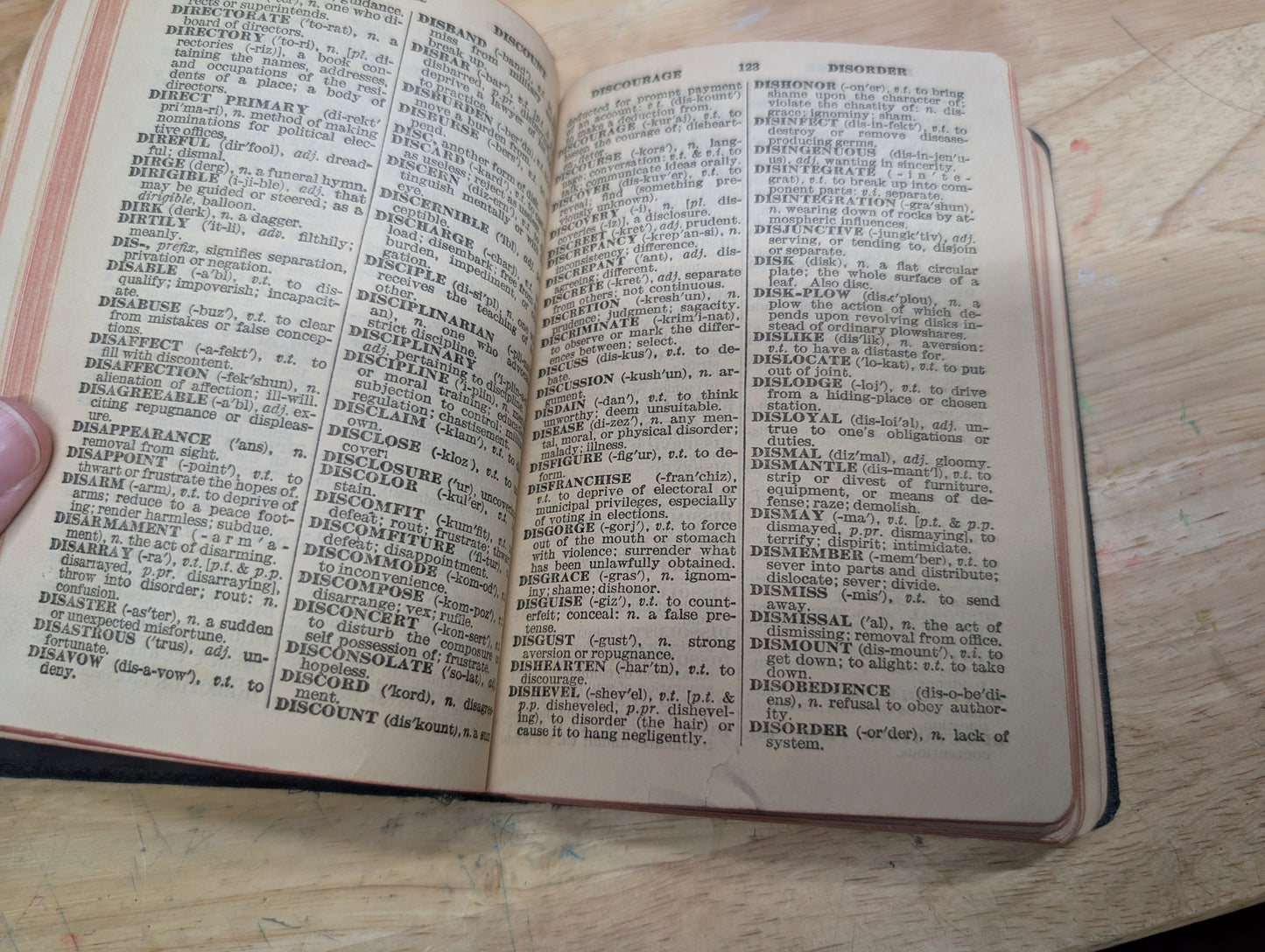 Popular Webster Pocket dictionary 1929 leather bound dictionary