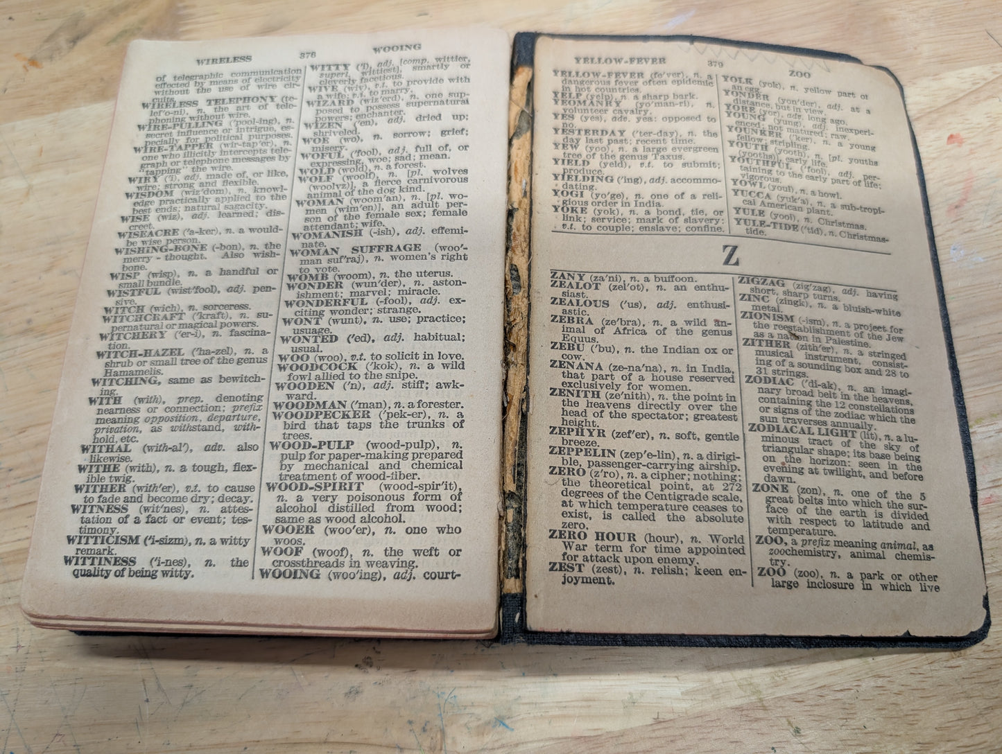 Popular Webster Pocket dictionary 1929 leather bound dictionary