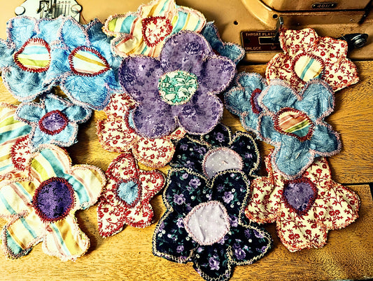 Scrappy Flowers from Fabric Scraps