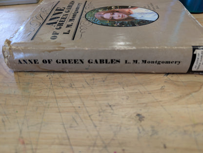 Anne of Green gables book 1972 edition Book 1 in Anne of Green gables series