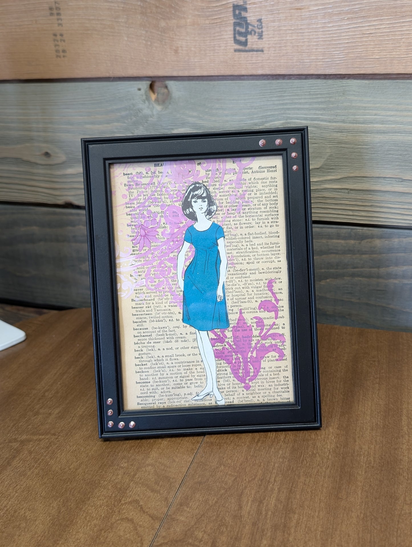 Framed art sewing pattern lady art 6x8