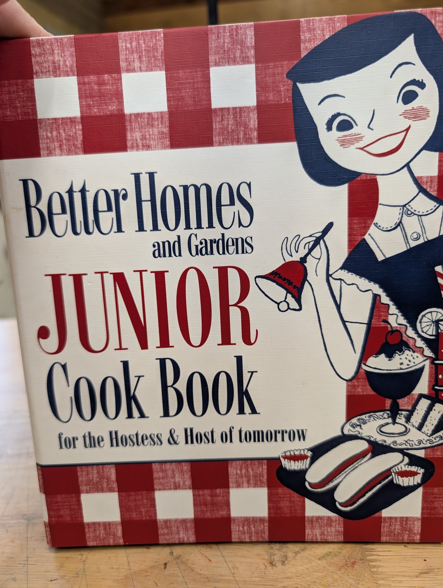 Better homes and gardens Junior cookbook three ring binder reprint