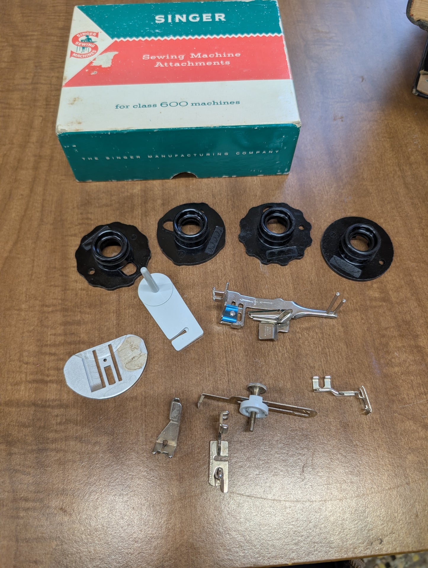 Singer sewing machine attachments class 600 machines